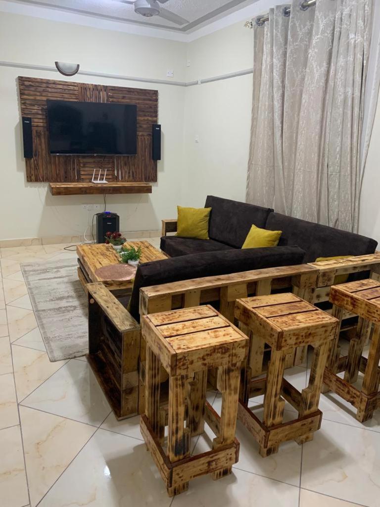 Kc Homes Tours &Travels Mombasa Dış mekan fotoğraf
